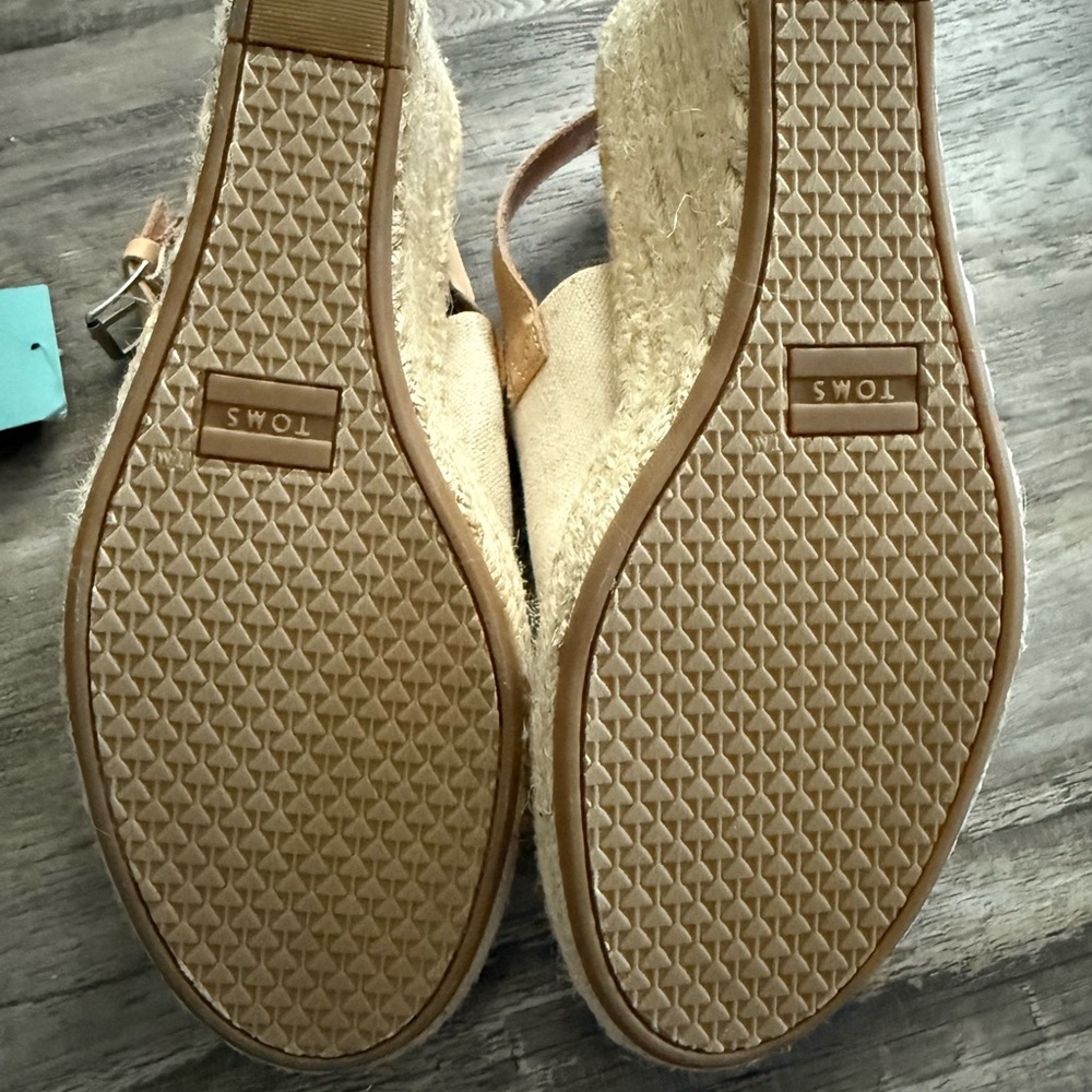 Toms Cream Tan Wedge Sandals with Slingback - Picture 9 of 9